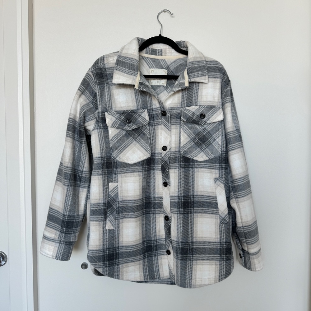Altar’d State NWT Grey Beige Soft Flannel Button Down T-Shirt Jacket